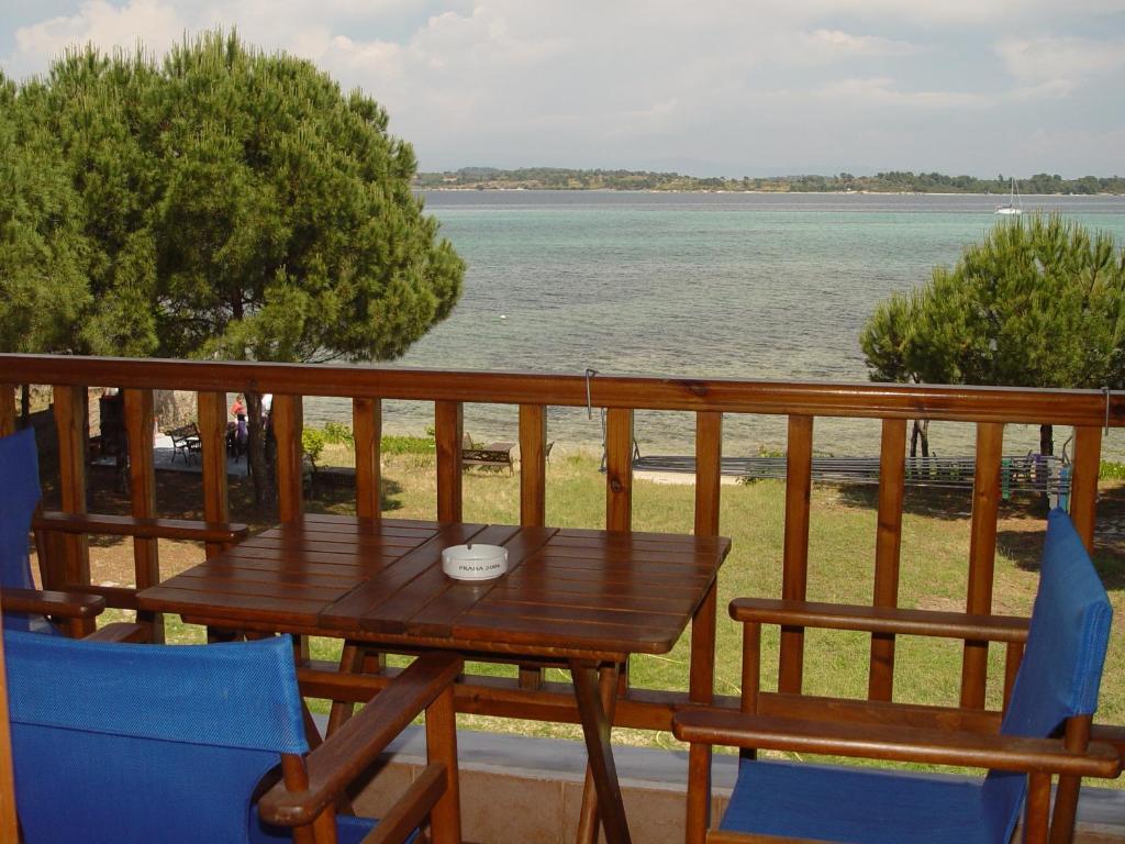 Studios Efi Beach Vourvourou Extérieur photo
